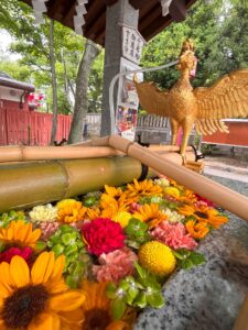 季節限定イベントの花手水(はなちょうず)